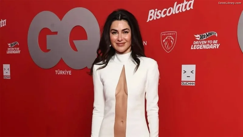 Nesrin Cavadzade photo 15 of 36