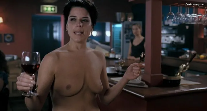 Neve Campbell photo 24 of 85
