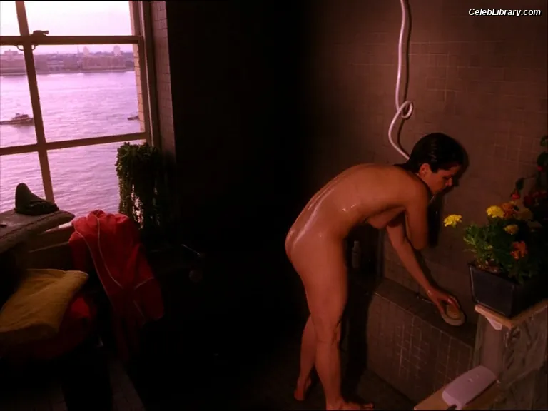 Neve Campbell photo 22 of 85