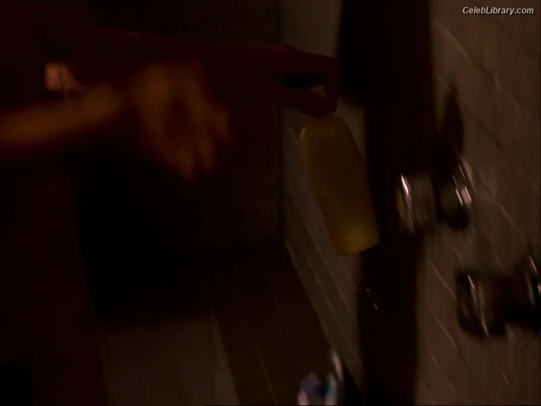 Neve Campbell photo 3 of 86