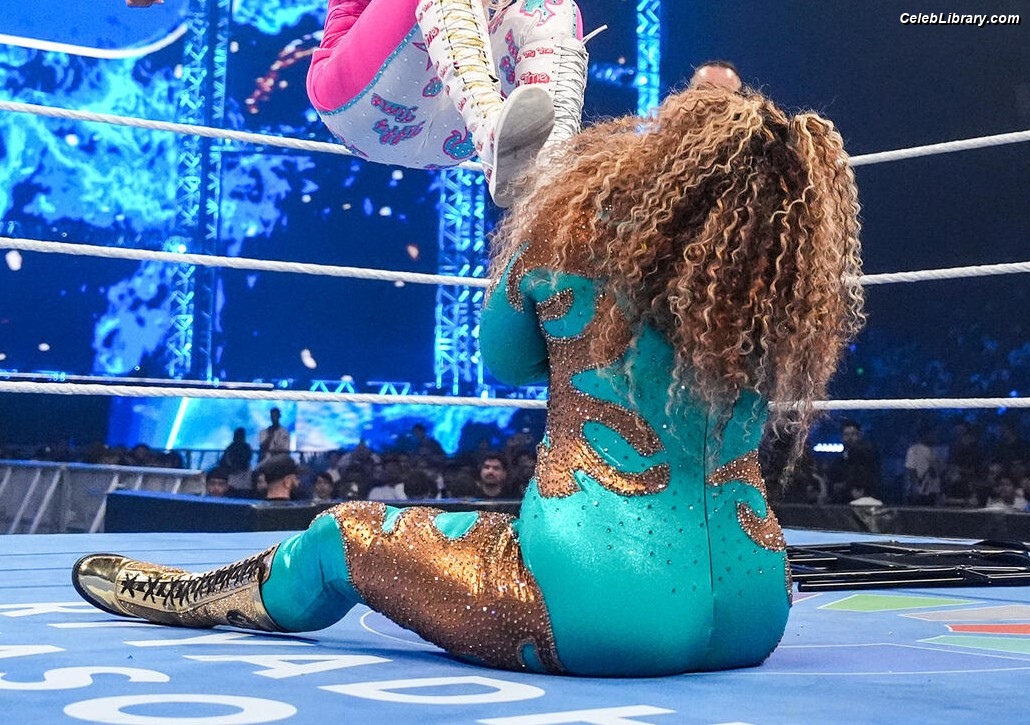 Nia Jax photo 13 of 522