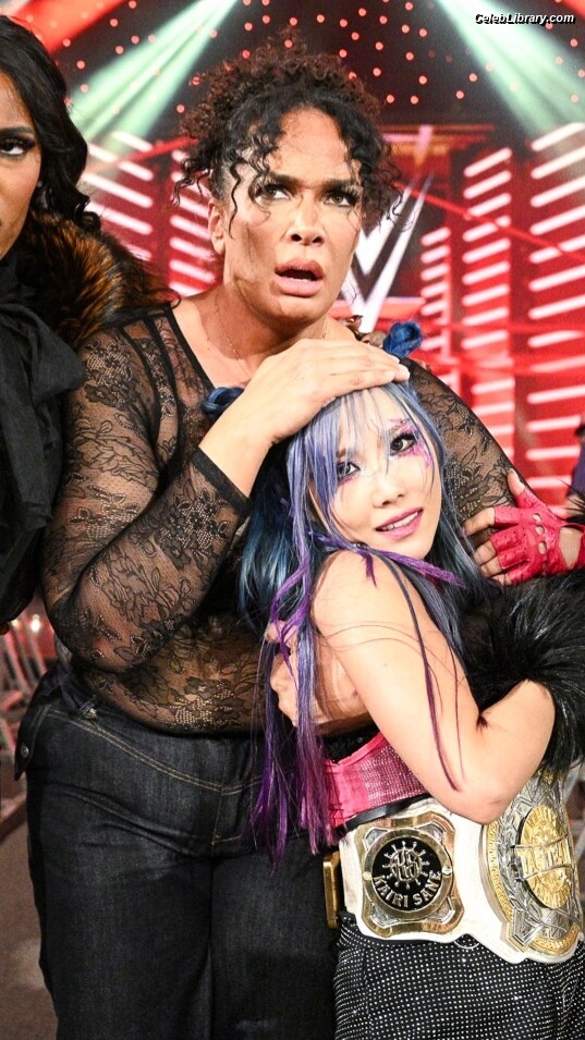 Nia Jax photo 6 of 522