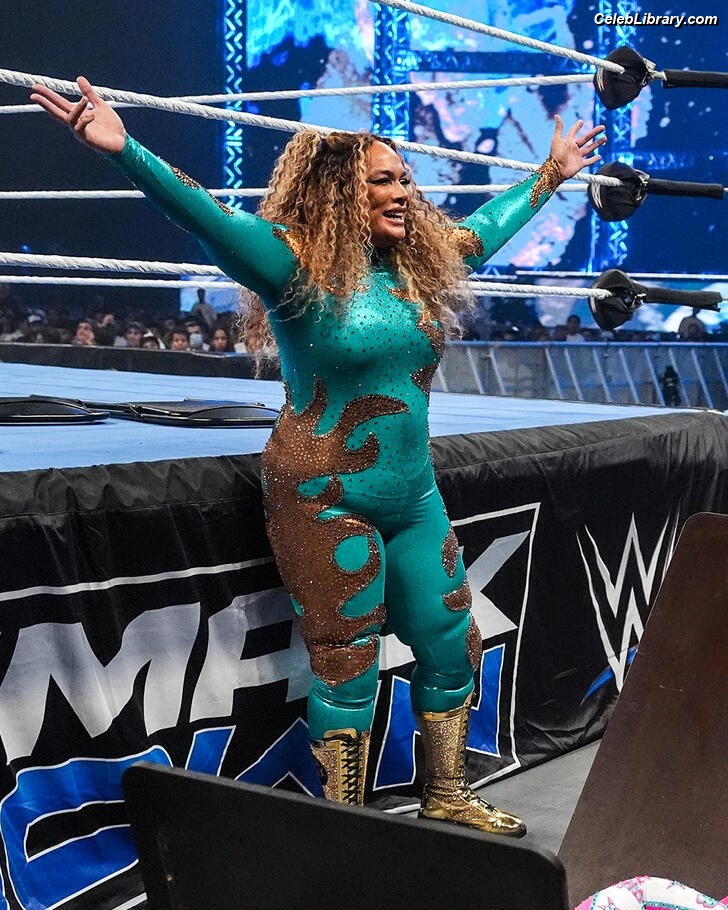 Nia Jax photo 9 of 522