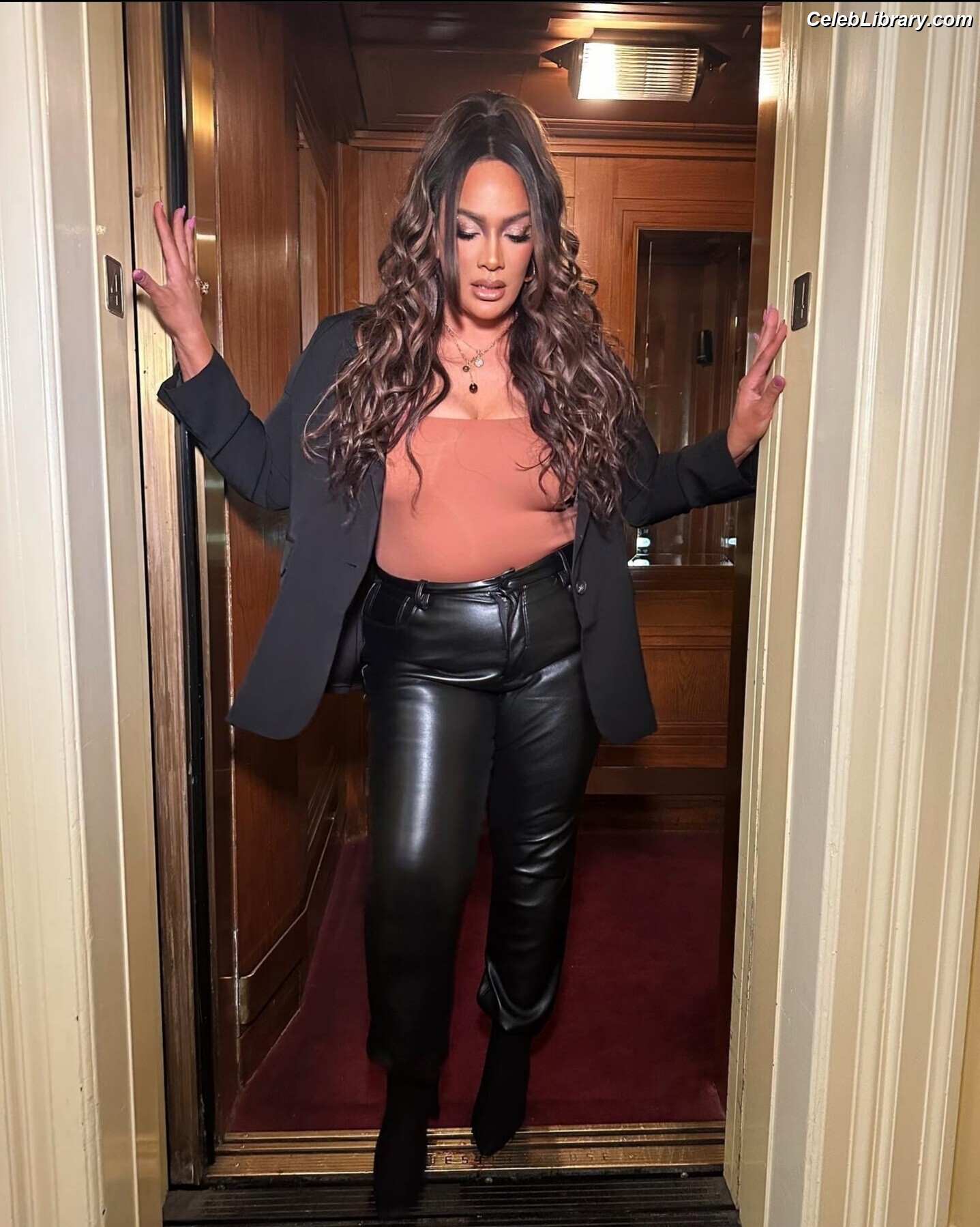 Nia Jax photo 22 of 522