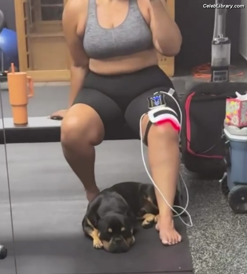 Nia Jax photo 11 of 522