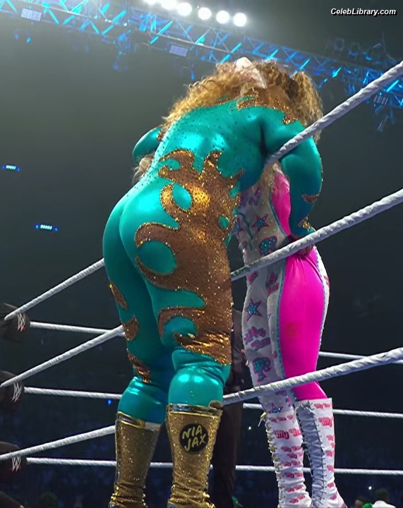 Nia Jax photo 16 of 522