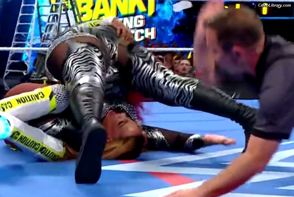 Nia Jax photo 19 of 522