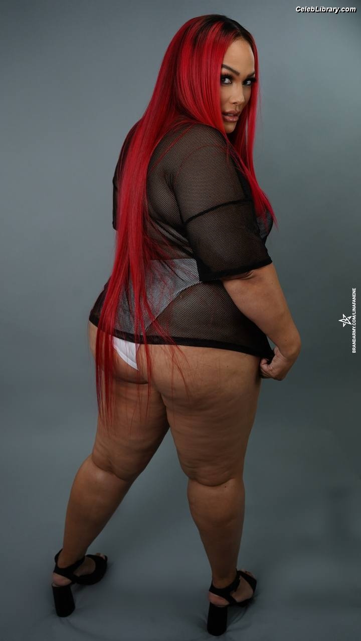Nia Jax photo 1 of 522
