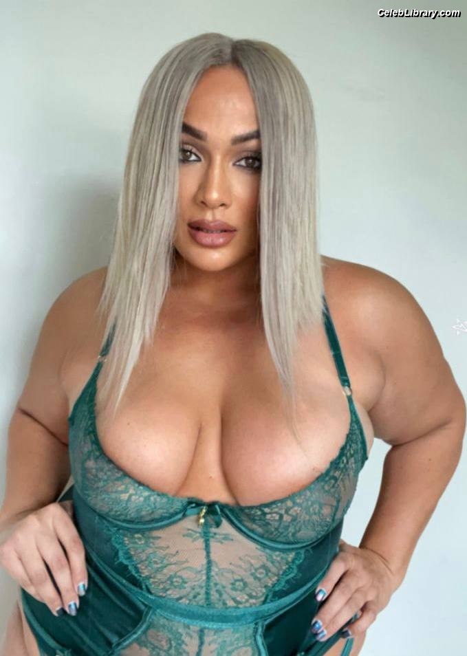 Nia Jax photo 22 of 522