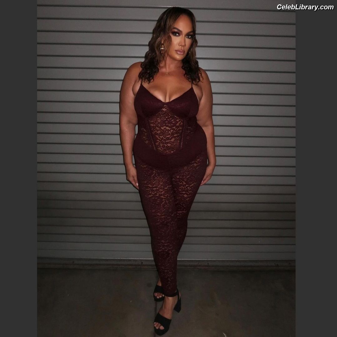 Nia Jax photo 23 of 522