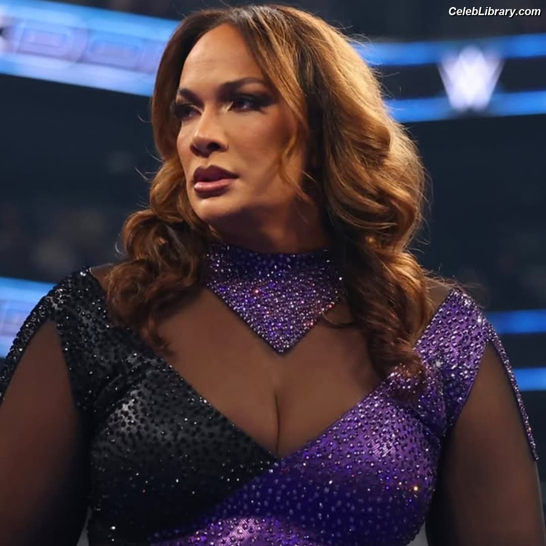 Nia Jax photo 9 of 522