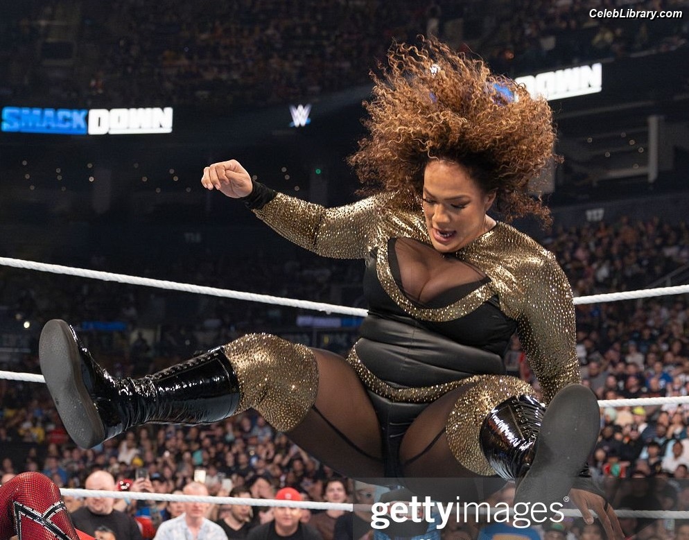 Nia Jax photo 5 of 522