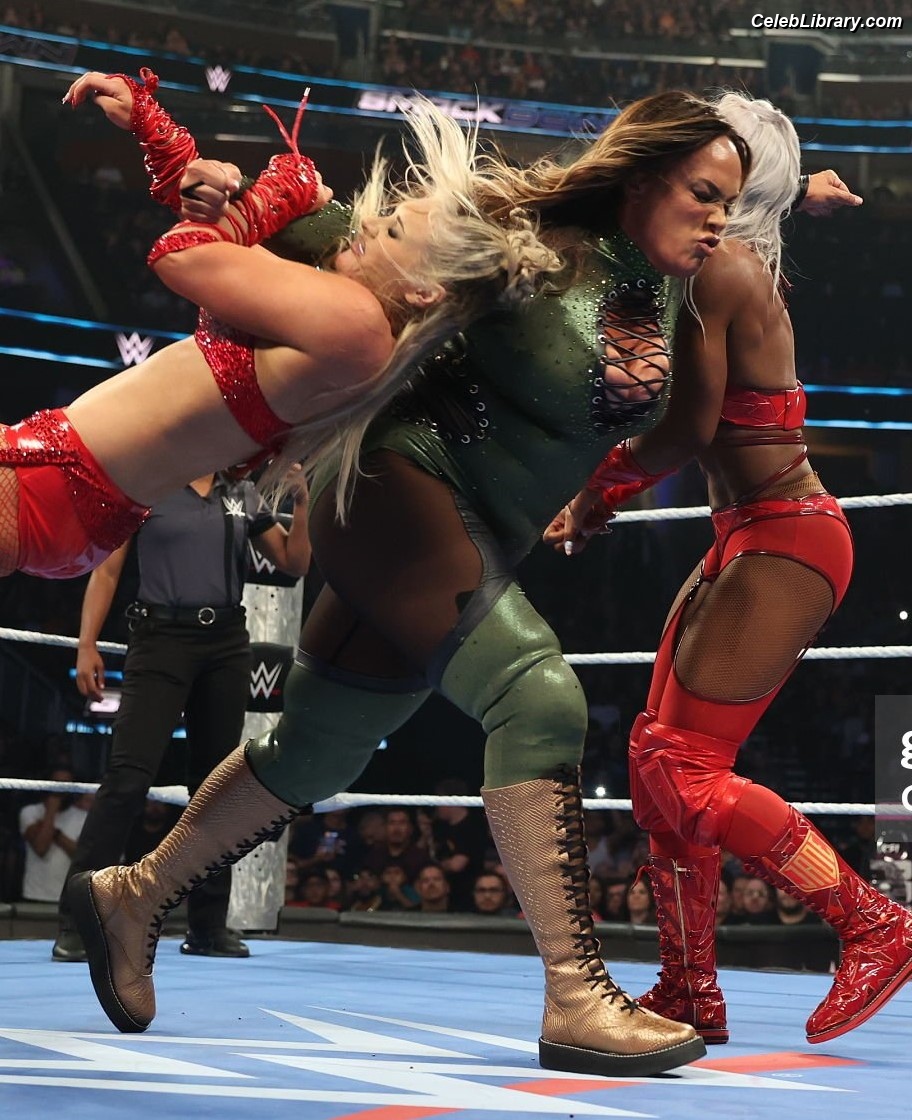 Nia Jax photo 22 of 522