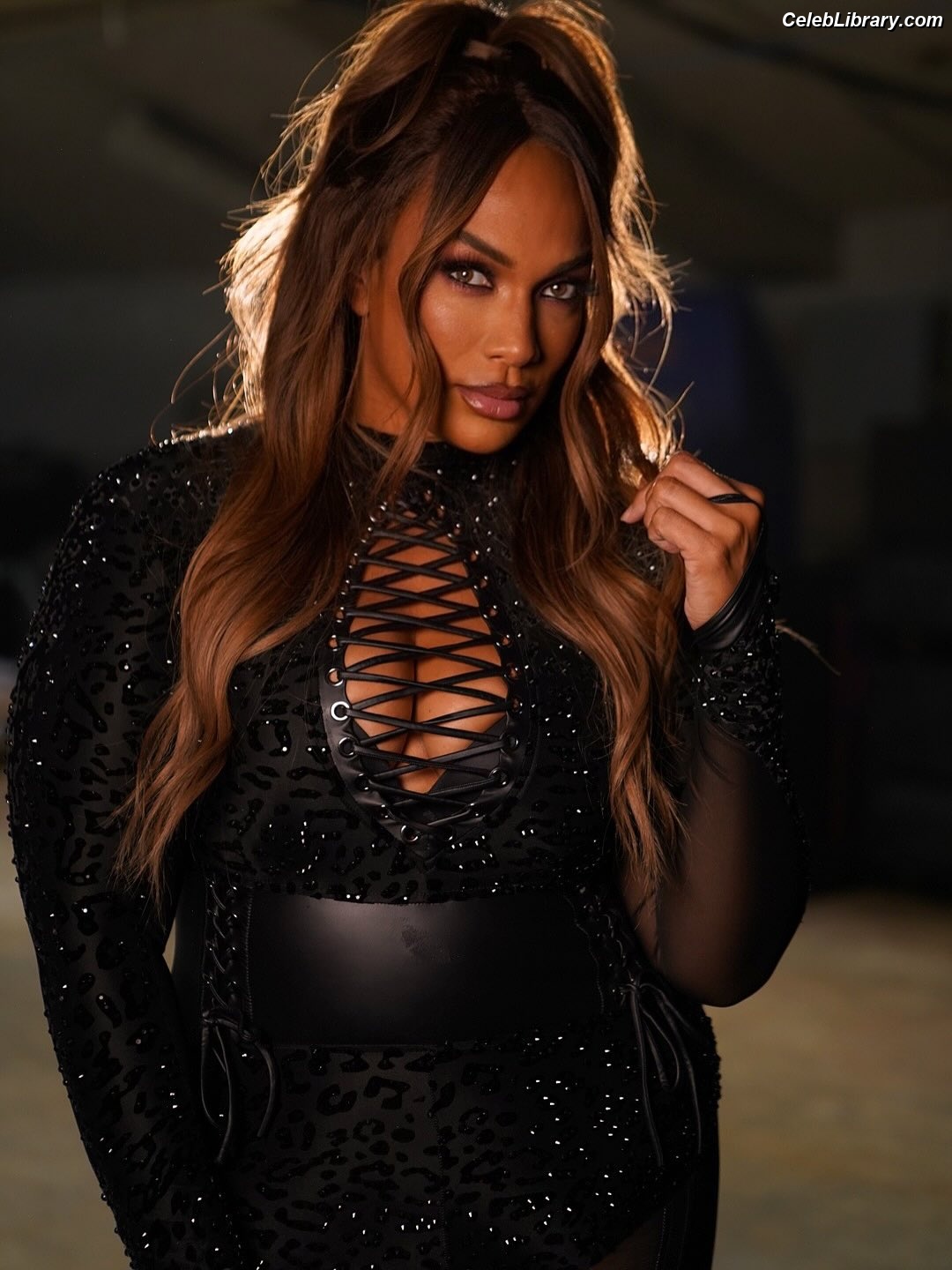 Nia Jax photo 21 of 522