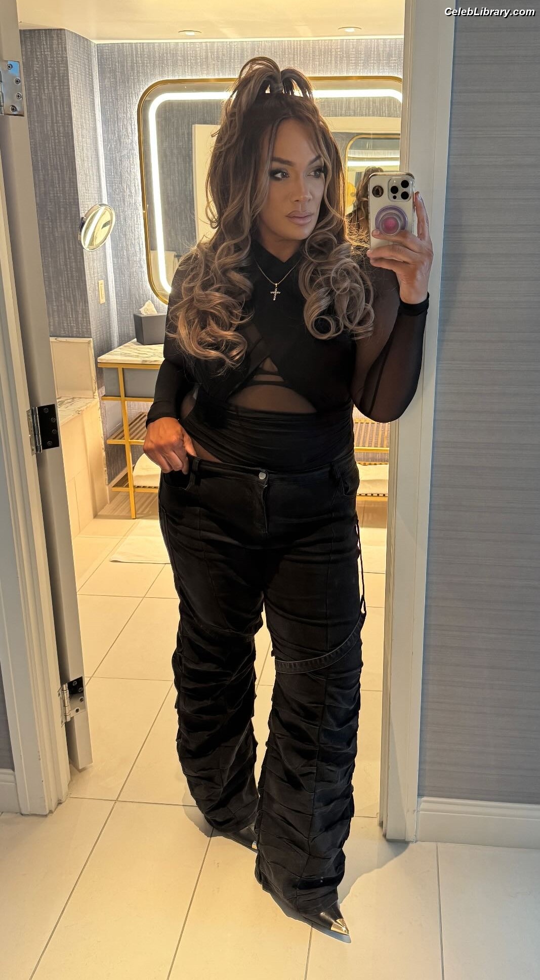 Nia Jax photo 12 of 522
