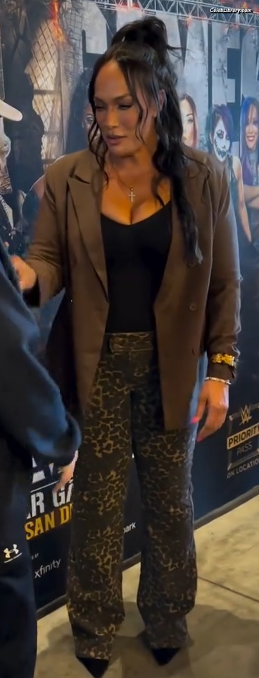 Nia Jax photo 7 of 522
