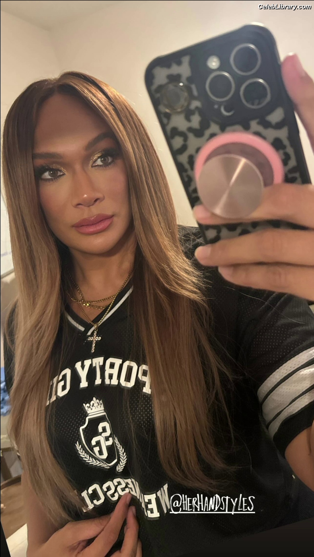 Nia Jax photo 23 of 522