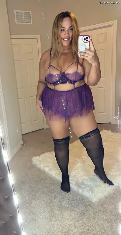 Nia Jax photo 17 of 522