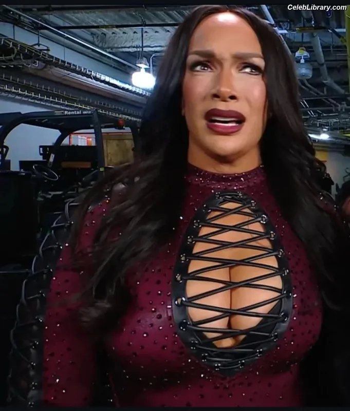 Nia Jax photo 4 of 522