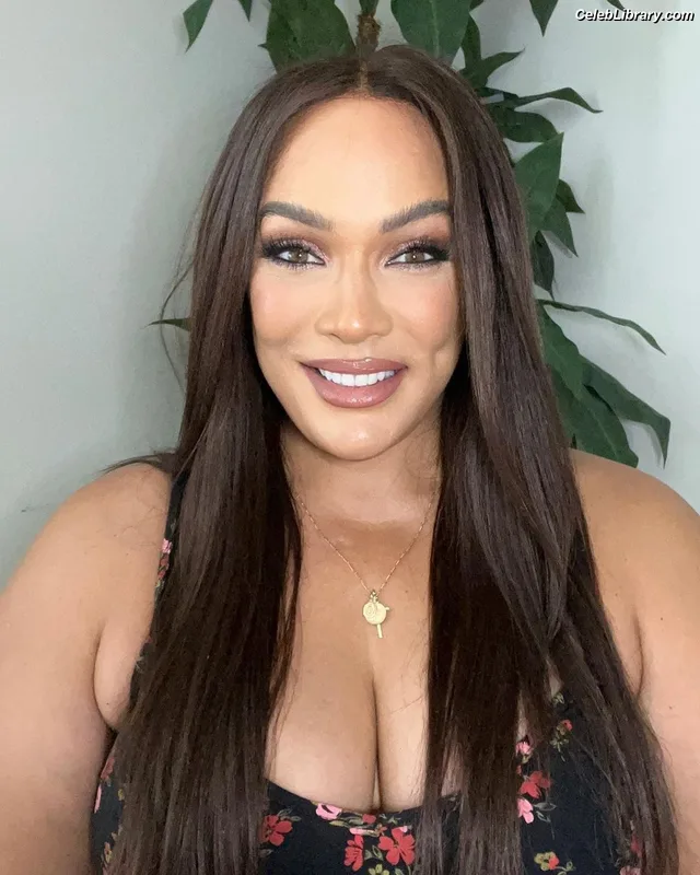 Nia Jax photo 21 of 522