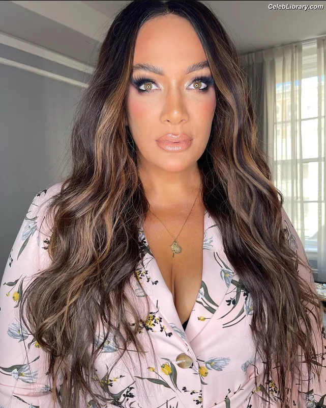 Nia Jax photo 3 of 522