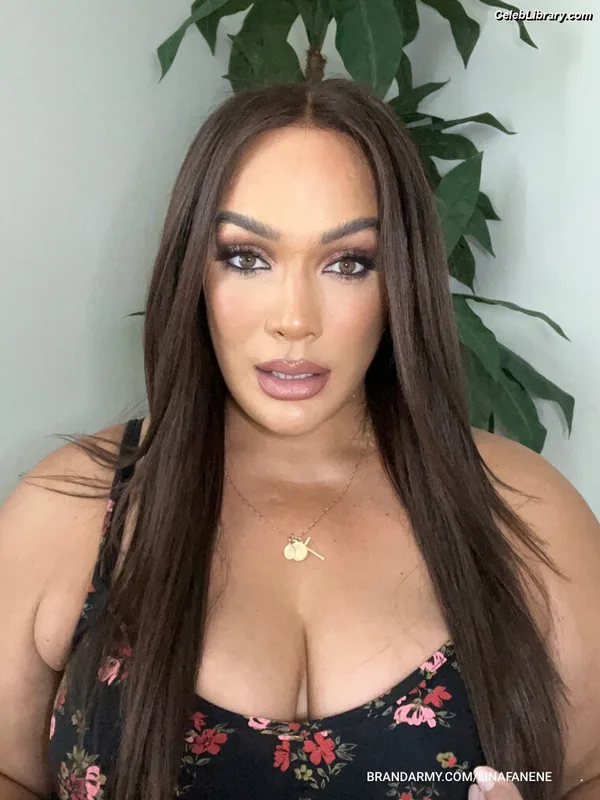 Nia Jax photo 14 of 522