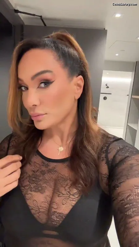 Nia Jax photo 9 of 522