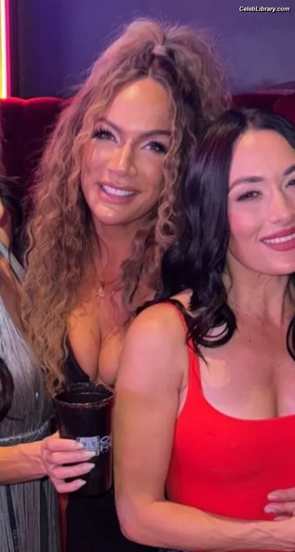 Nia Jax photo 9 of 522