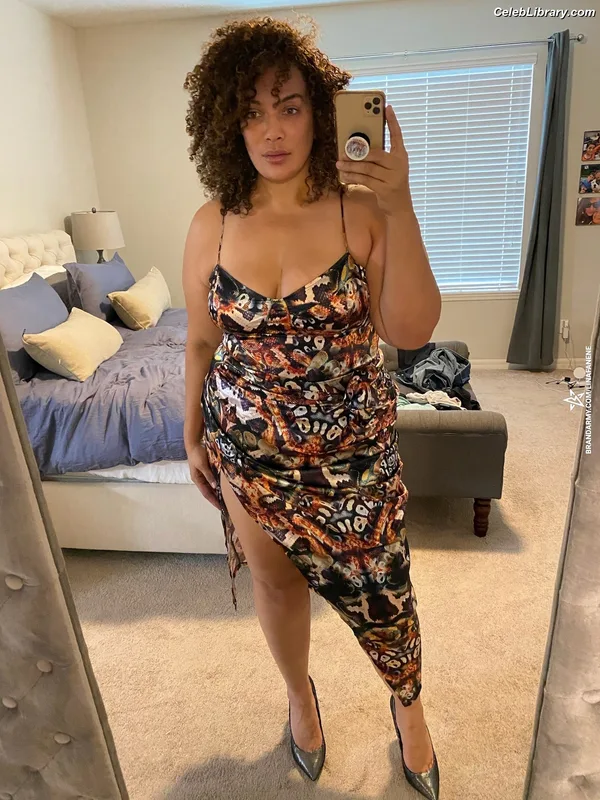 Nia Jax photo 9 of 522