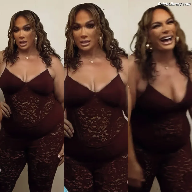 Nia Jax photo 10 of 522