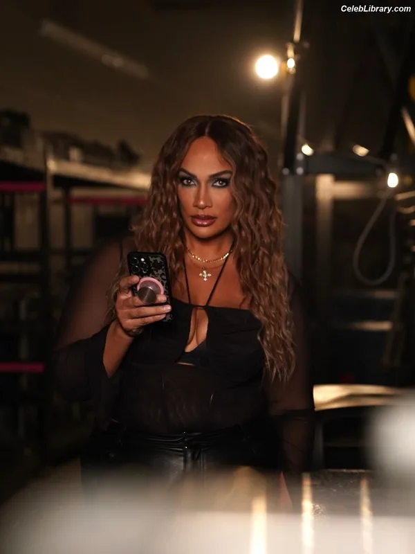Nia Jax photo 11 of 522