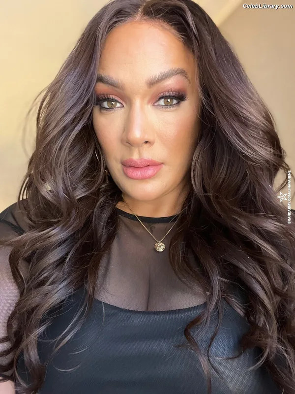 Nia Jax photo 10 of 522