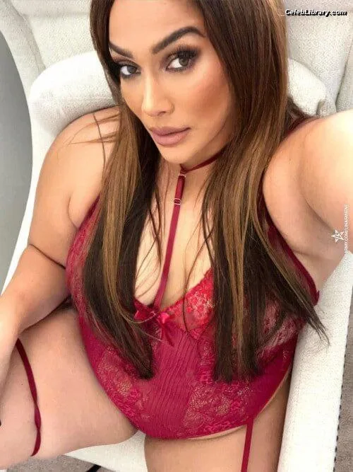 Nia Jax photo 20 of 522