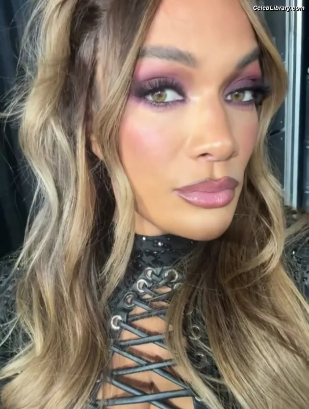 Nia Jax photo 18 of 522