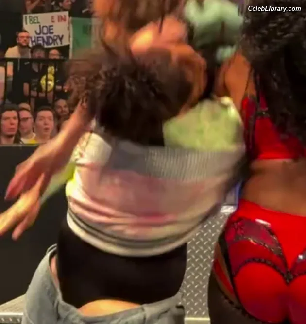 Nia Jax photo 1 of 522