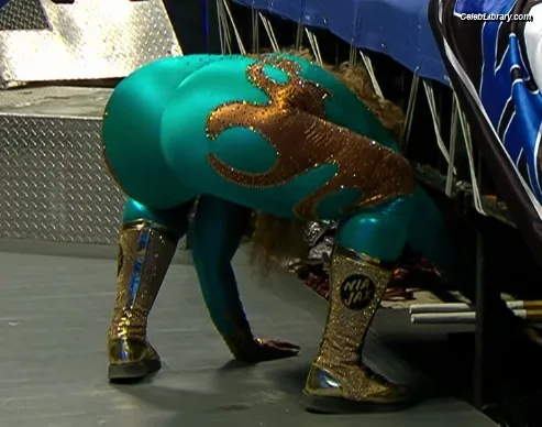 Nia Jax photo 11 of 522
