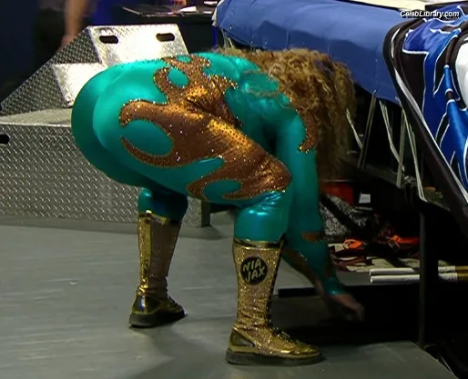 Nia Jax photo 12 of 522