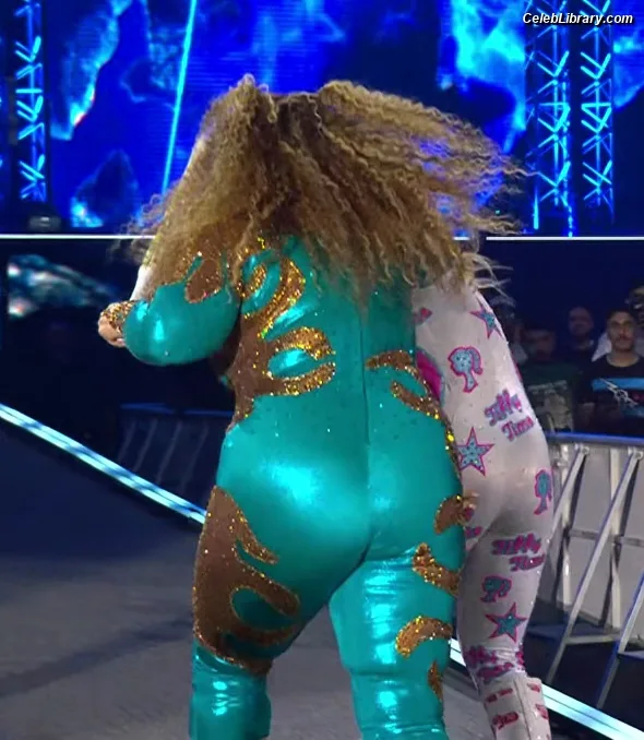 Nia Jax photo 24 of 522