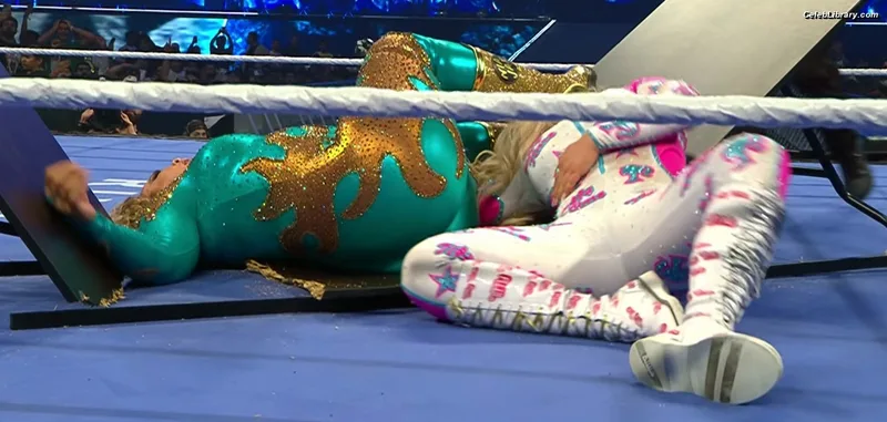 Nia Jax photo 2 of 522