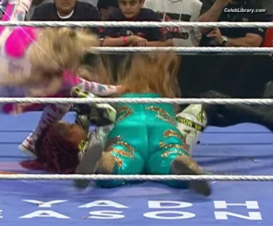 Nia Jax photo 21 of 522
