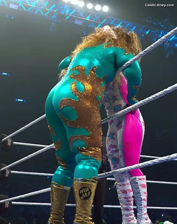 Nia Jax photo 18 of 522