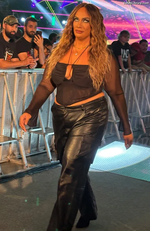 Nia Jax photo 7 of 522