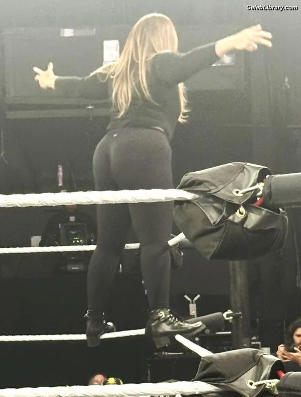 Nia Jax photo 10 of 522