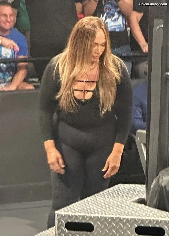 Nia Jax photo 11 of 522