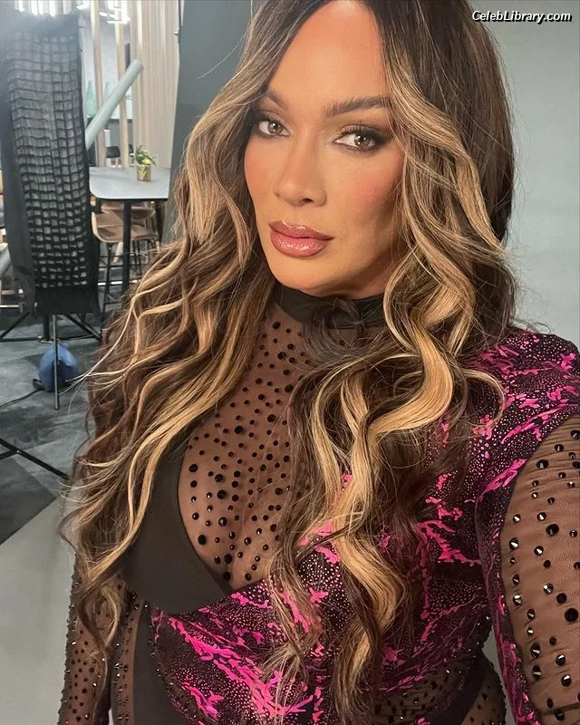 Nia Jax photo 24 of 522