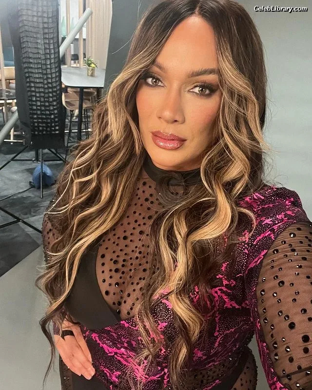 Nia Jax photo 5 of 522