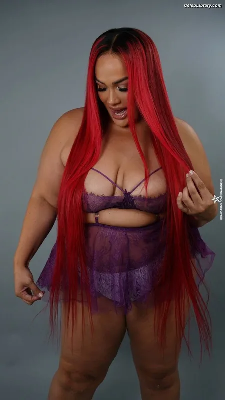 Nia Jax photo 9 of 522