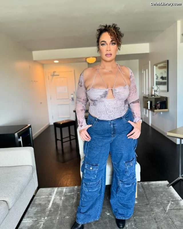 Nia Jax photo 3 of 522