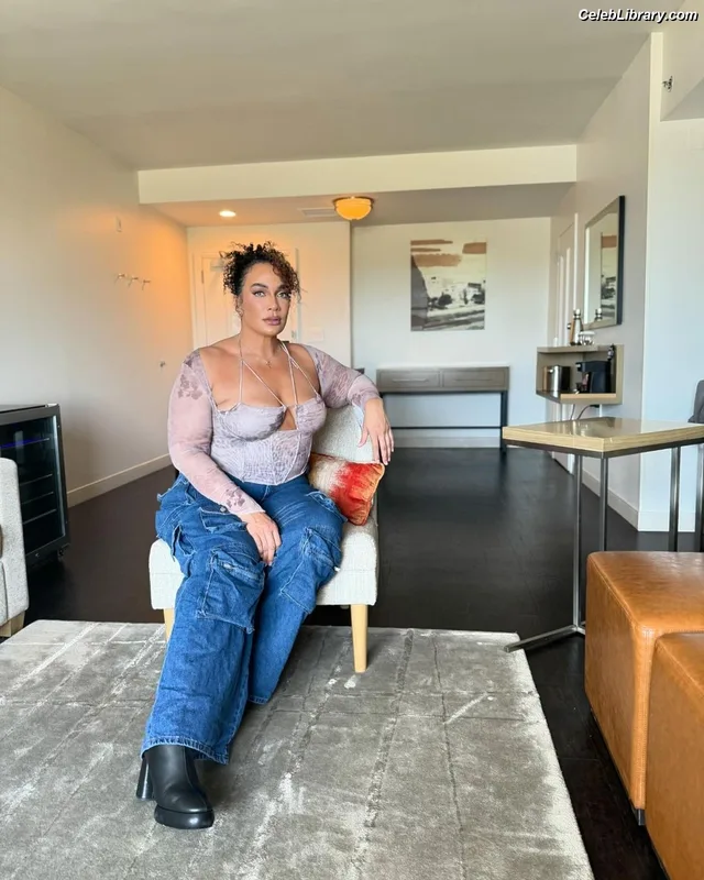 Nia Jax photo 17 of 522