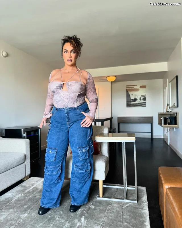 Nia Jax photo 13 of 522